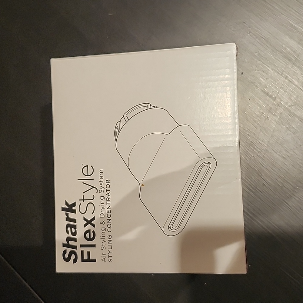 NIB Shark FlexStyle Styling Concentrator never used